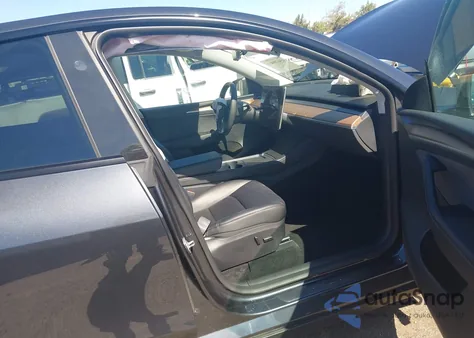 2025 Tesla Model Y Long Range Dual Motor Rear-Wheel Drive from USA, damaged, VIN 7SAYGDED9SF215904